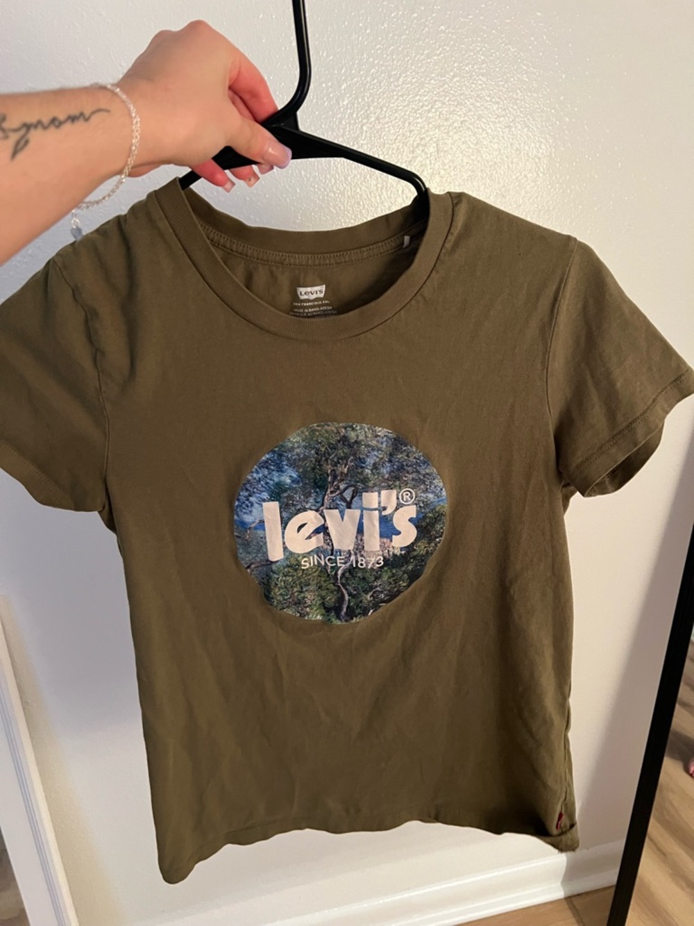 Levi's Olive Graphic Crewneck Tee with Nature Print